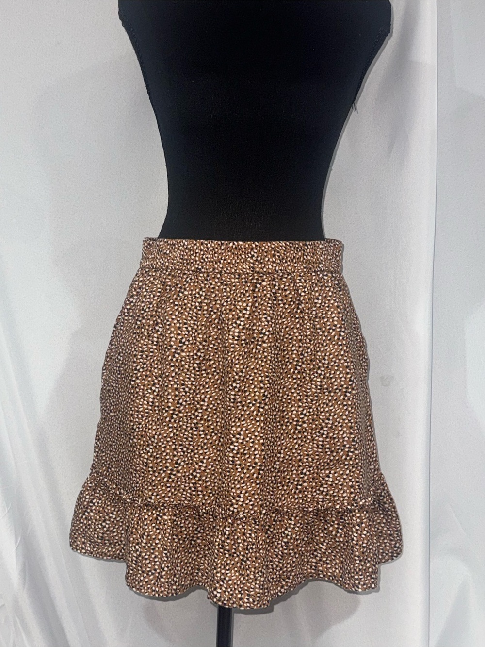Tahari Brown and White Printed Ruffle Hem Mini Skirt